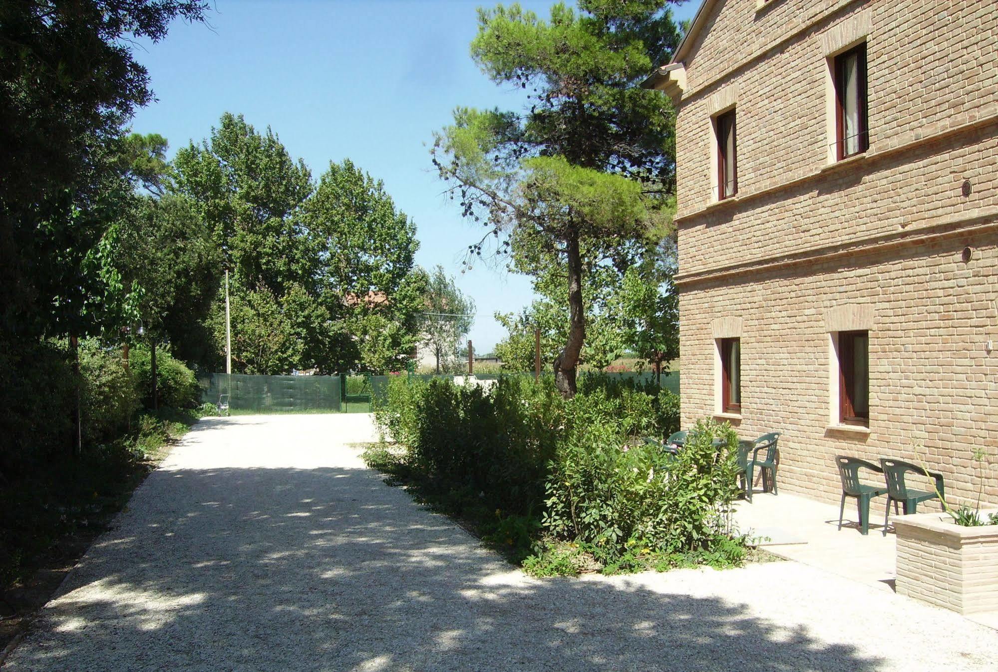 בית הארחה פוטנצה פיצ'נה 	Agriturismo La Fonte Di San Girio מראה חיצוני תמונה